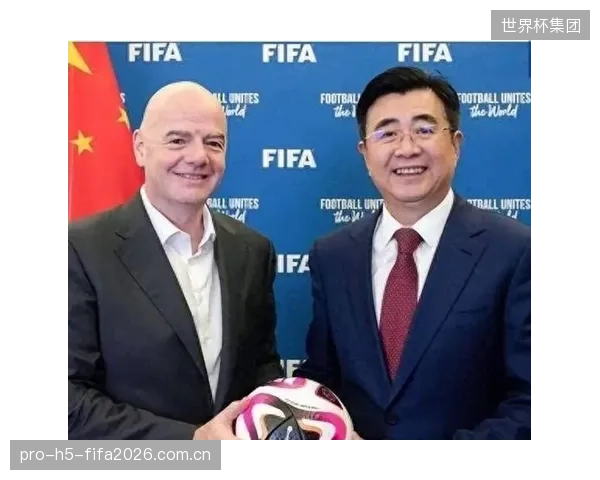 央视与国际足联完成“压哨”签约,谈判博弈凸显中国市场战略重要性。 央视与国际足联完成“压哨”签约,谈判博弈凸显中国市场战略重要性。